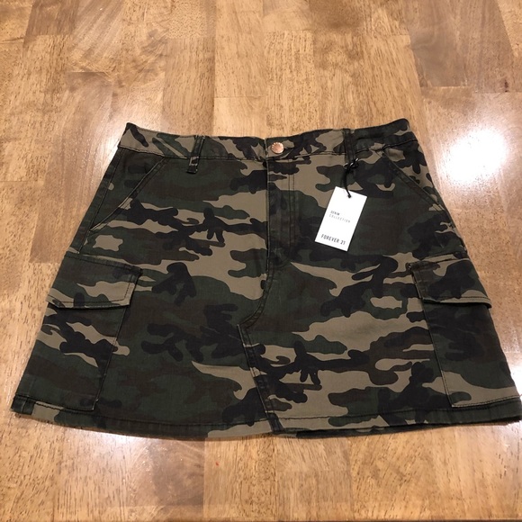 Camouflage mini skirt - Picture 1 of 4